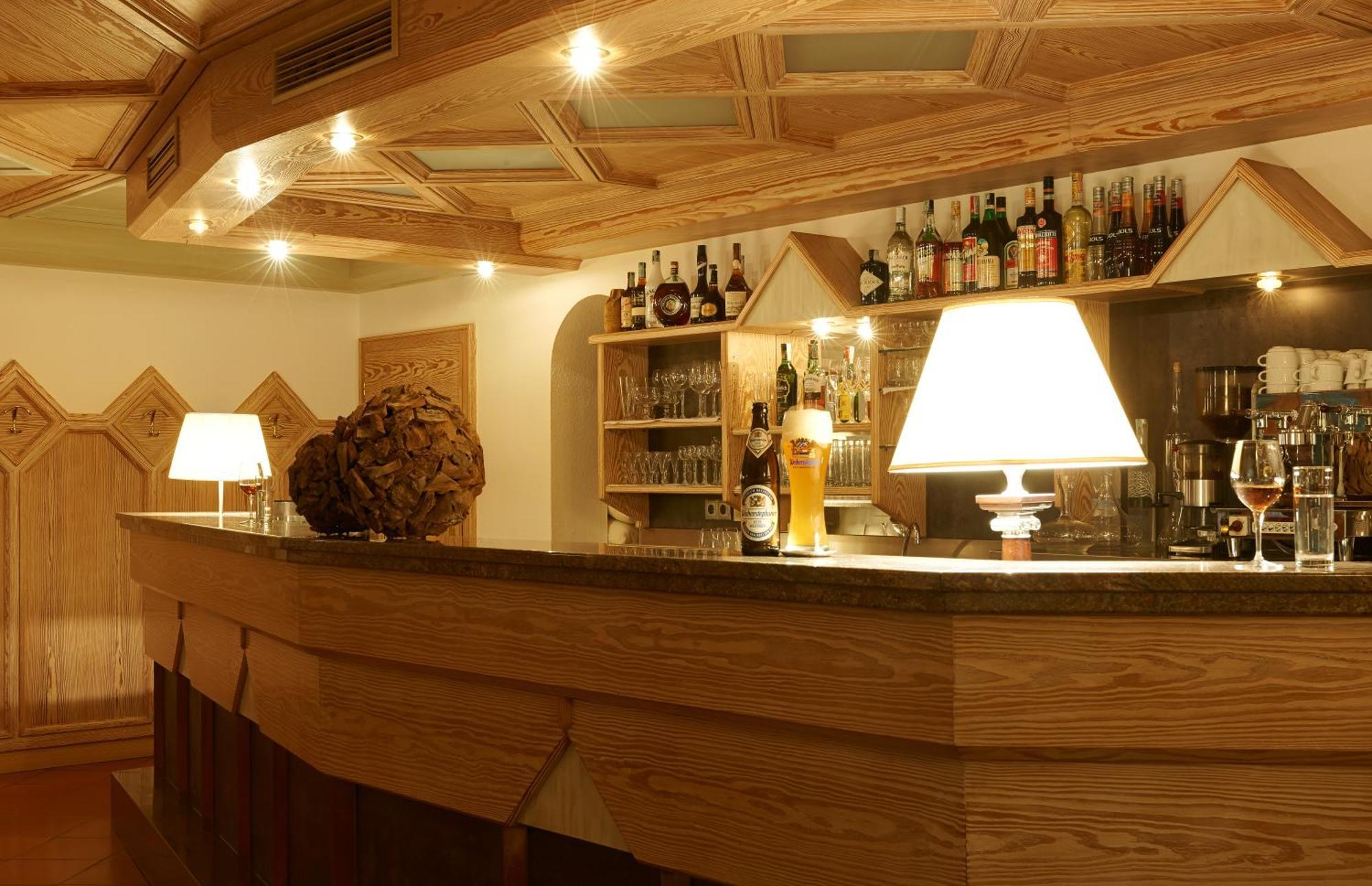 Alpin Stile Hotel Laion Extérieur photo
