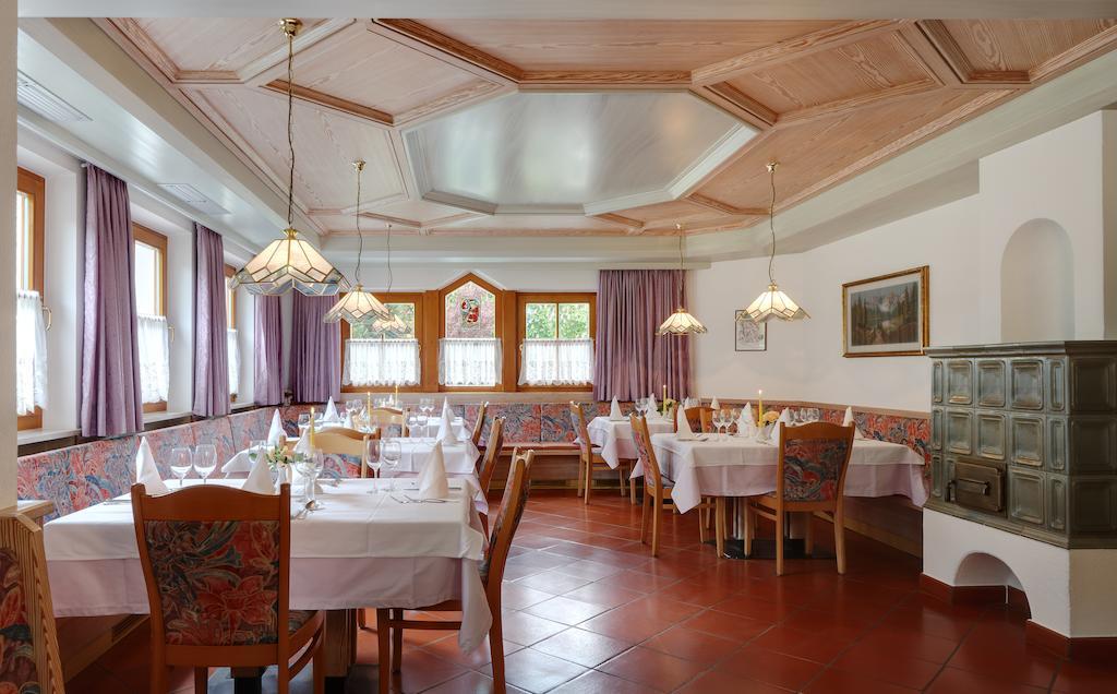 Alpin Stile Hotel Laion Extérieur photo